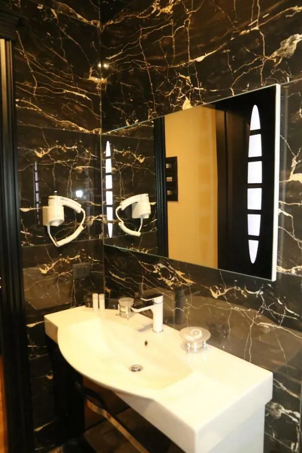 Hotel Kloest Durrës