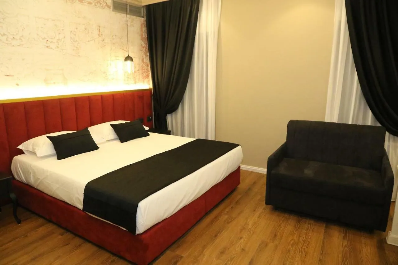 Hotel Kloest Durrës 4*,